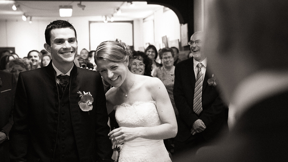 Photographe mariage Caen : Les mariés devant le maire